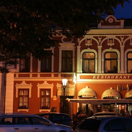 Hotel Excellent Кромержиж Экстерьер фото