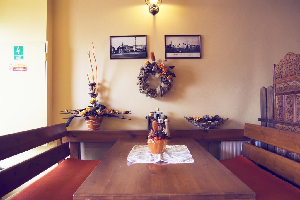 Hotel Excellent Кромержиж Экстерьер фото