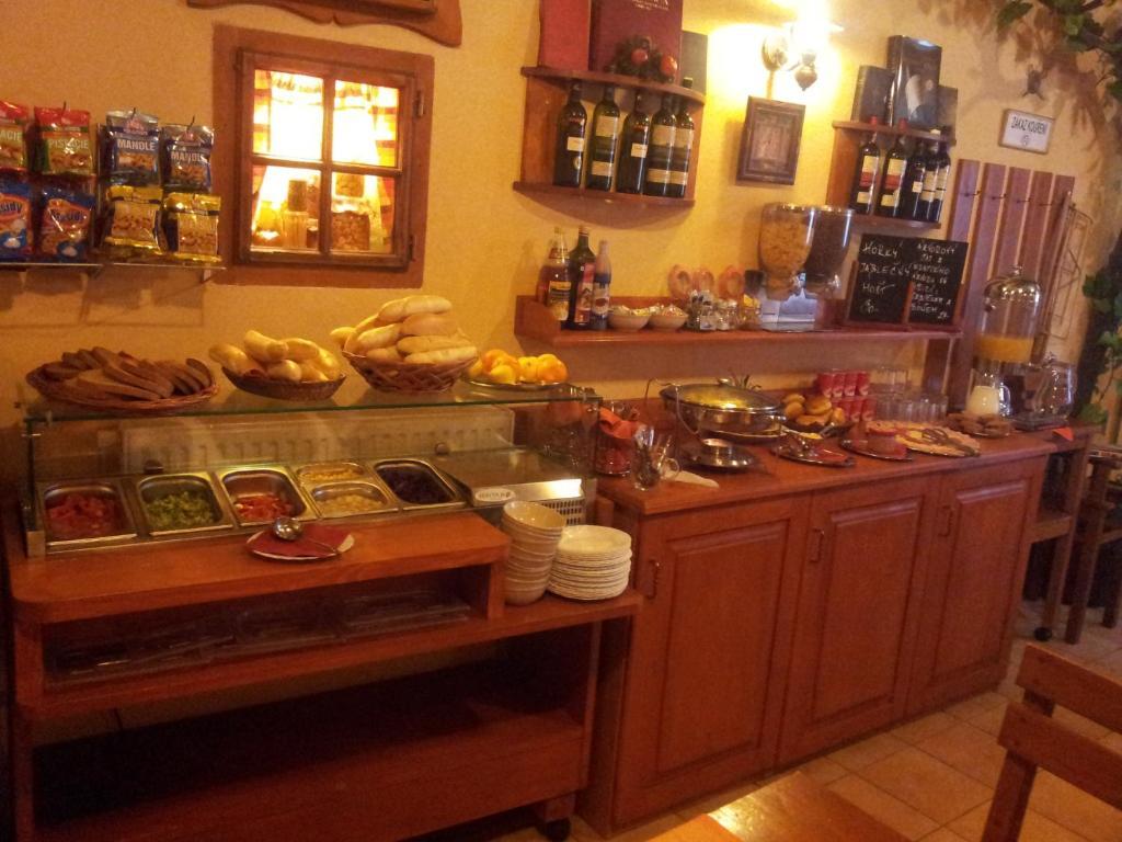 Hotel Excellent Кромержиж Экстерьер фото