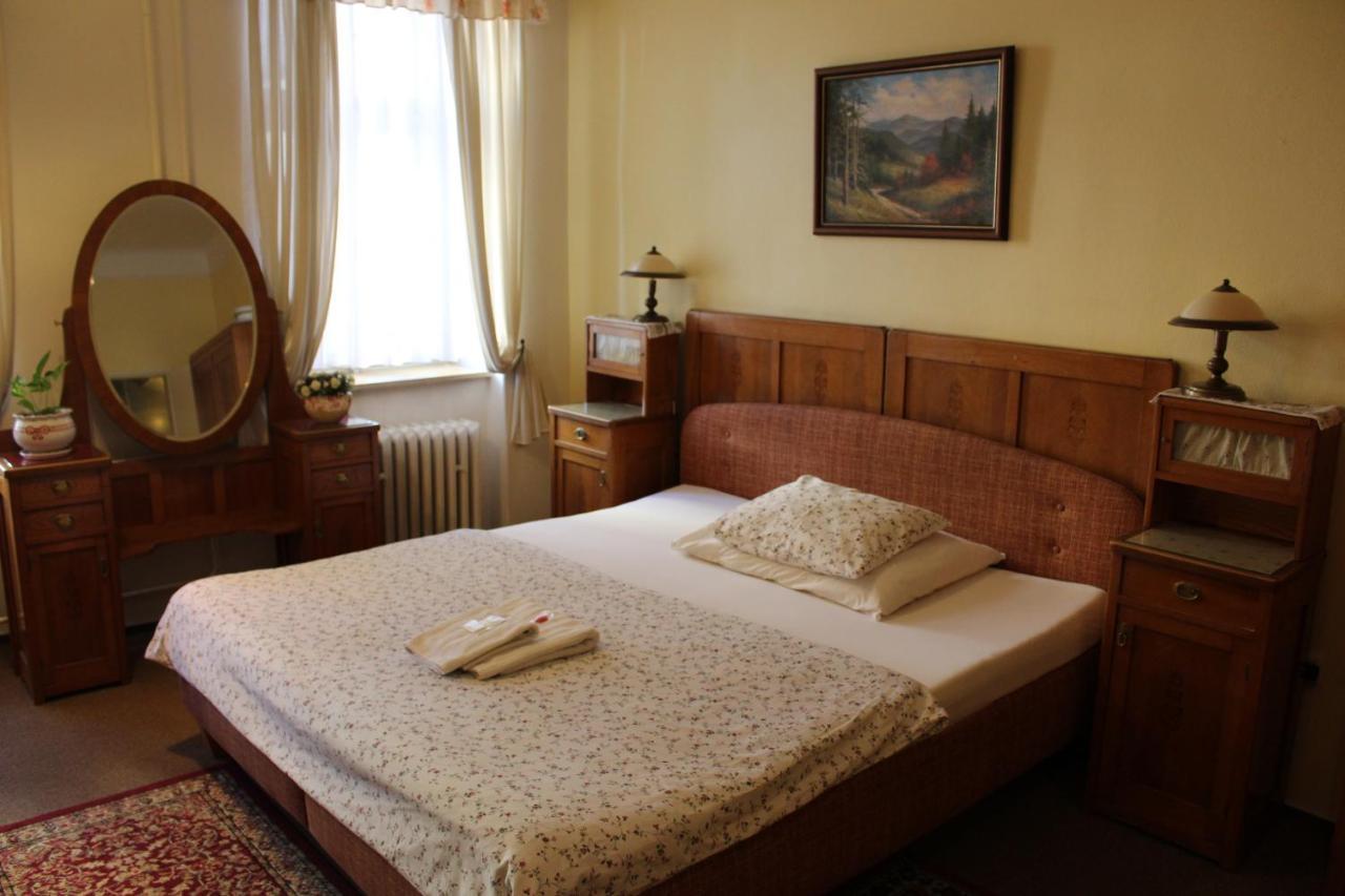 Hotel Excellent Кромержиж Экстерьер фото